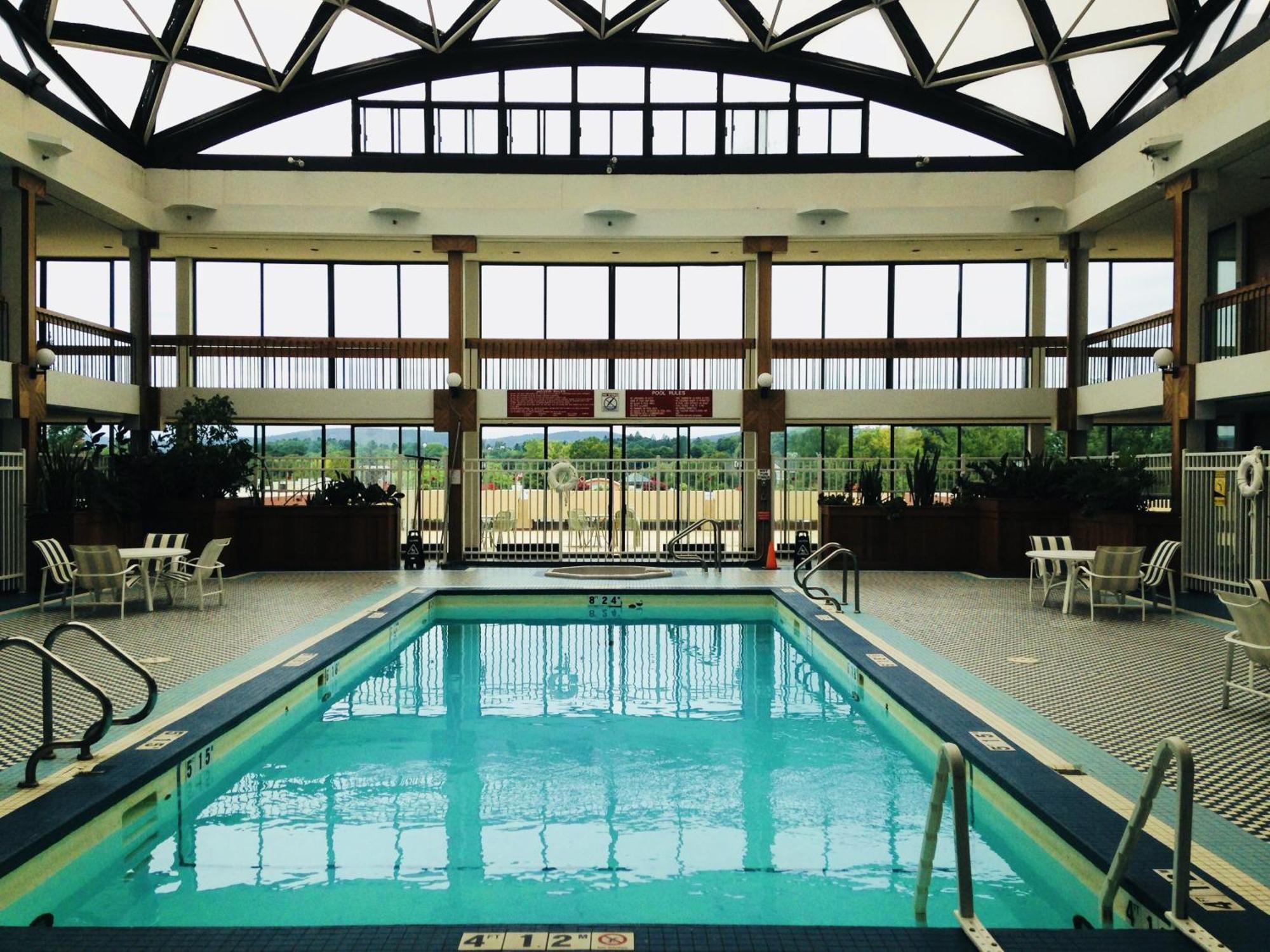 Holiday Inn & Suites Pittsfield-Berkshires By Ihg Eksteriør billede