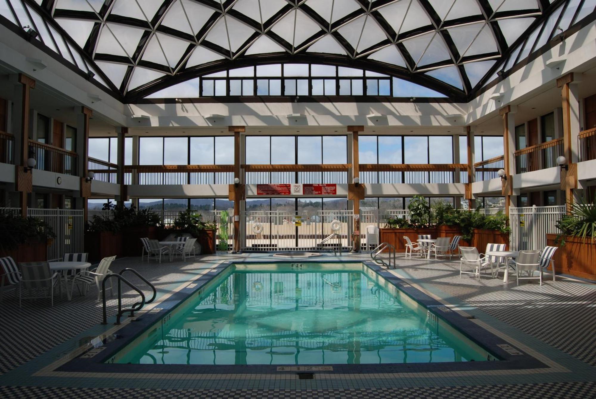Holiday Inn & Suites Pittsfield-Berkshires By Ihg Eksteriør billede